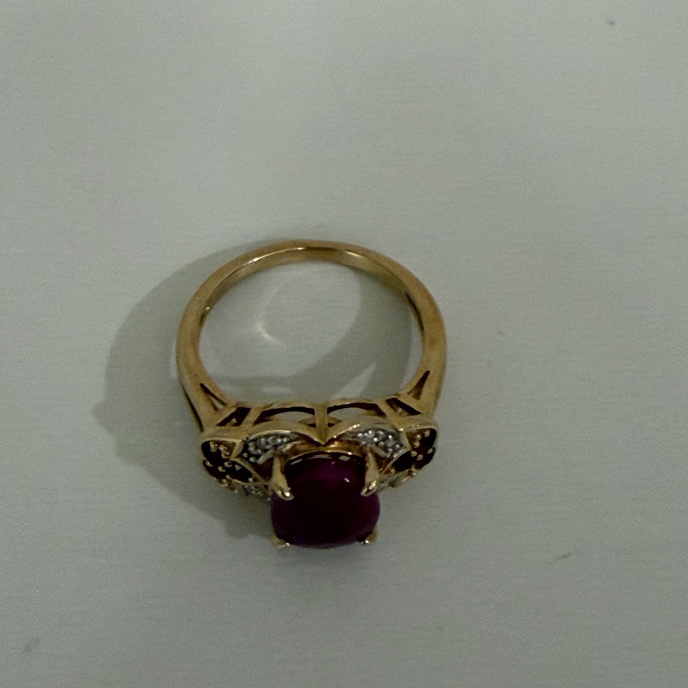 Gorgeous Ruby Ring - image 1